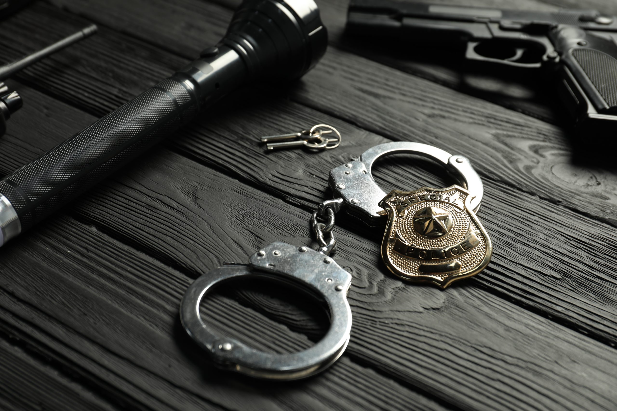 Orlando police arrest scenario showing situations where local bail agents are needed before bail bond advertising restrictions.